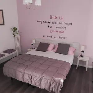 https://vica-pota-guesthouse.it-romehotels.com